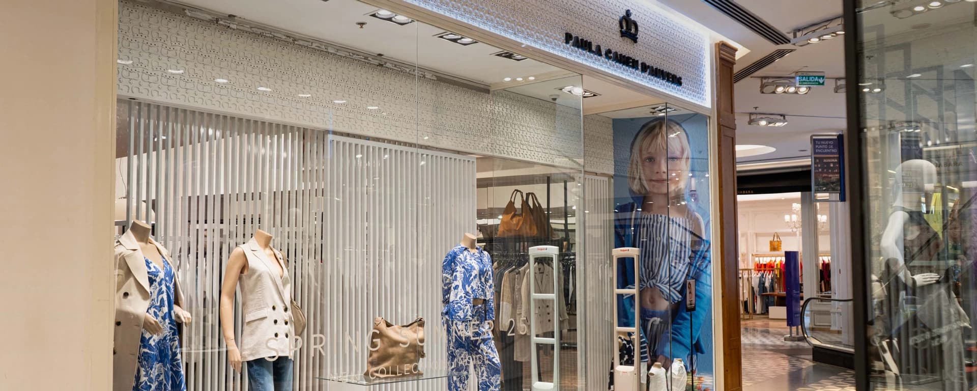 Paula Cahen D'Anvers El Solar Shopping