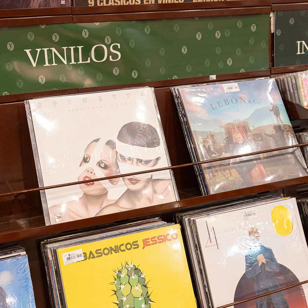 Encontra Yenny en nuestro centro comercial